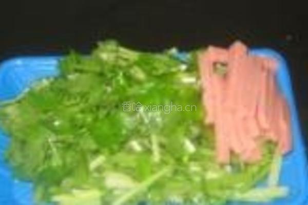 方腿肉炒芹菜的做法图解1