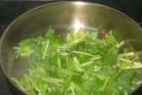 方腿肉炒芹菜的做法图解2