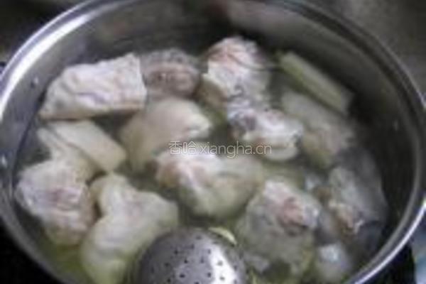 红烧猪蹄炖黄豆的做法图解4