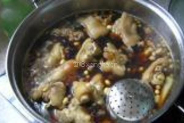 红烧猪蹄炖黄豆的做法图解6