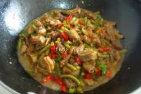 酸豆角烧鸭的做法图解13