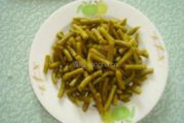 酸豆角烧鸭的做法图解2