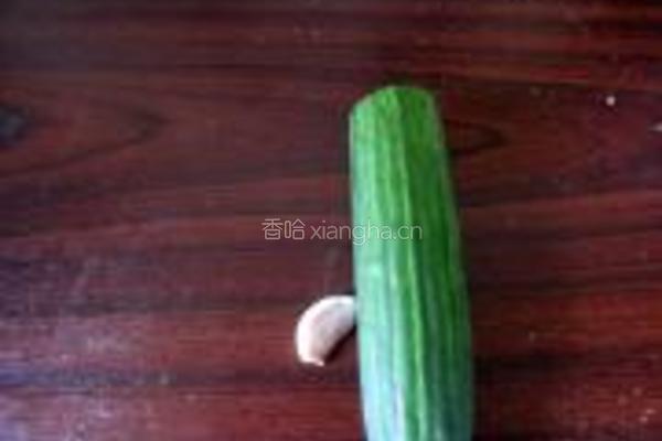 蒜蓉黄瓜的做法图解1