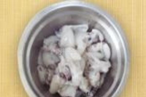 蚝油葱香墨斗鱼的做法图解1
