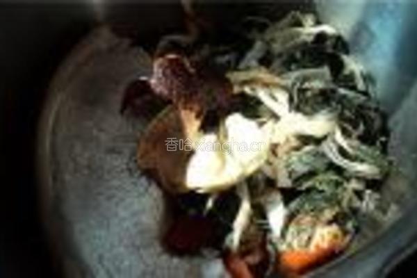 菜干红萝卜汤的做法图解4
