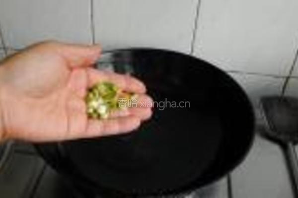 酱炒嫩豆角的做法图解3