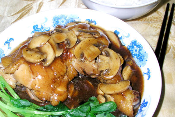 口蘑扒鸡腿