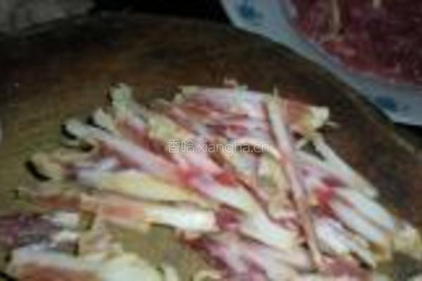 芦蒿炒腊肉的做法图解2