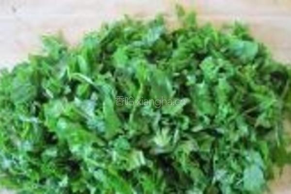 荠菜吞拿鱼炒饭的做法图解1