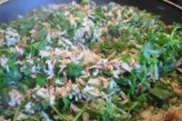 荠菜吞拿鱼炒饭的做法图解8