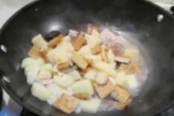 豆腐干烧肉的做法图解4