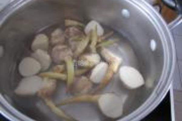 茨菇木耳炖河蚌的做法图解10