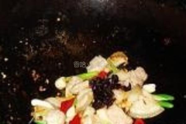 鲢鱼炖豆腐的做法图解6
