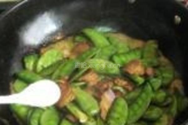 青扁豆炒腊肉的做法图解7