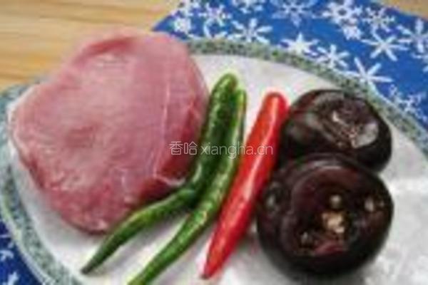 荸荠炒肉片的做法图解1