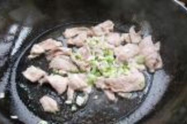 荸荠炒肉片的做法图解6