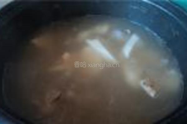 山猪骨汤的做法图解6