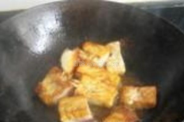 豆腐木耳炖咸青鱼的做法图解3