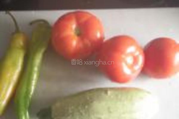 辣炒番茄西葫芦的做法图解1