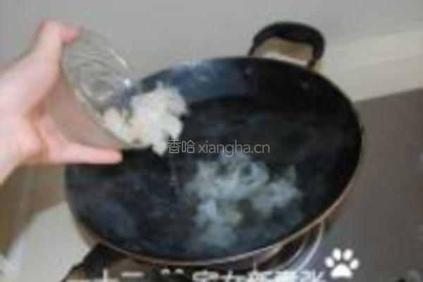 泰式拌银耳蔬菜色拉的做法图解1