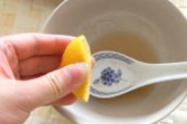 泰式拌银耳蔬菜色拉的做法图解3