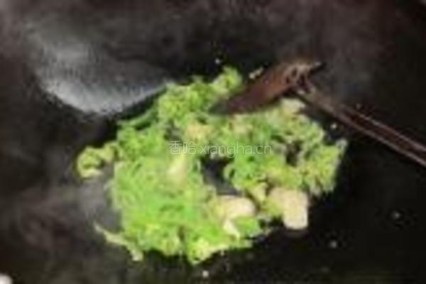 口蘑烩豆腐的做法图解3