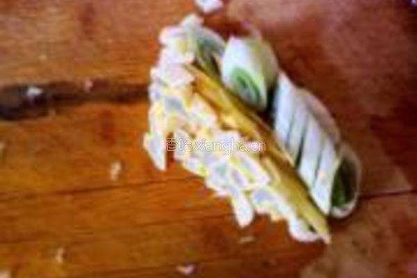 番茄白菜牛肉面的做法图解2