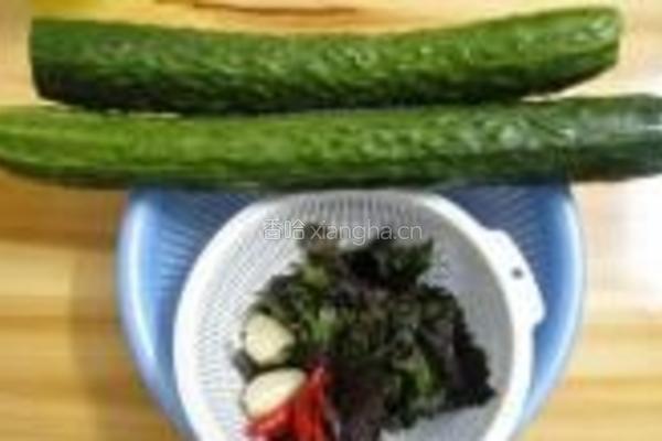 紫苏煎黄瓜的做法图解1