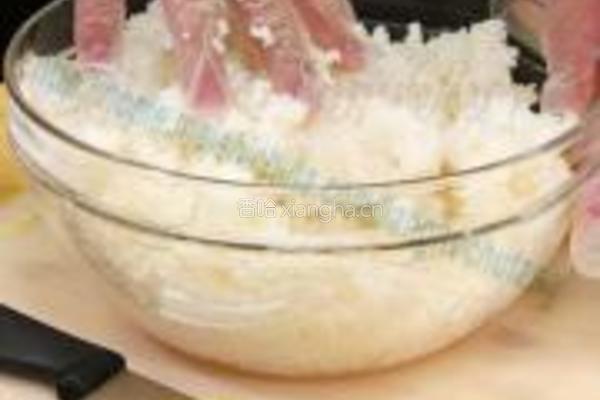 双色绝味海苔饭团的做法图解1