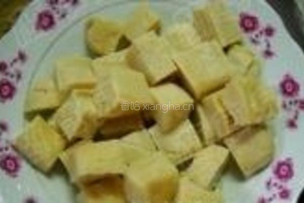 金针菇炖冻豆腐的做法图解2