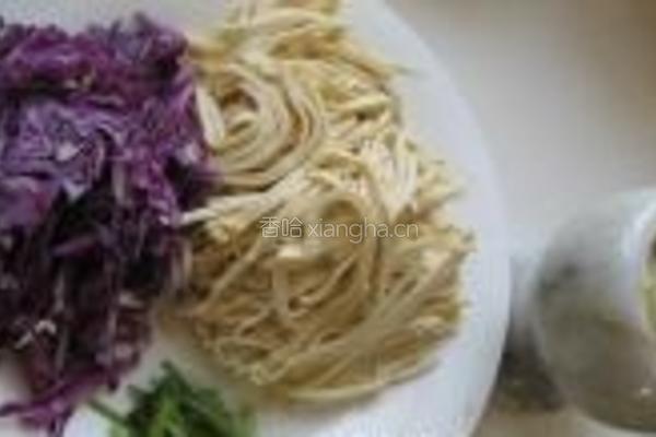 紫甘蓝拌豆腐丝的做法图解1
