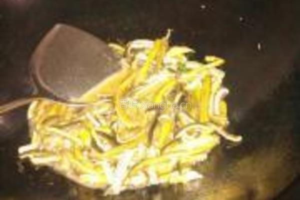 韭菜豆芽爆鳝丝的做法图解4