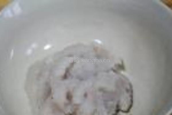 蛋皮鲈鱼卷的做法图解2