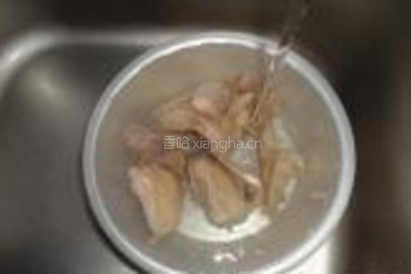 清炖鸽子汤的做法图解3