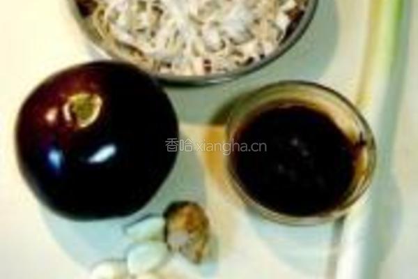 茄子炸酱面的做法图解1