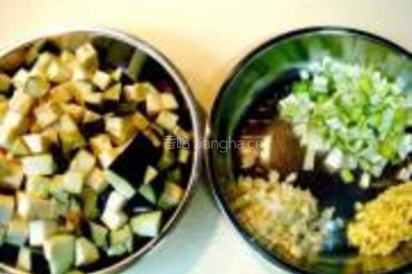 茄子炸酱面的做法图解3