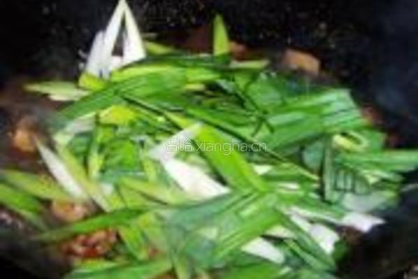 血豆腐肉片炒青蒜的做法图解10