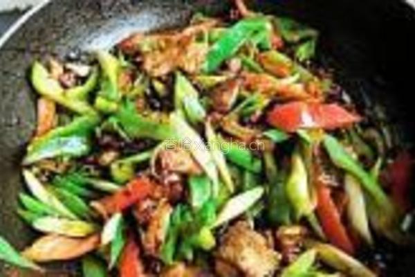 蒜苗香煎肉的做法图解15