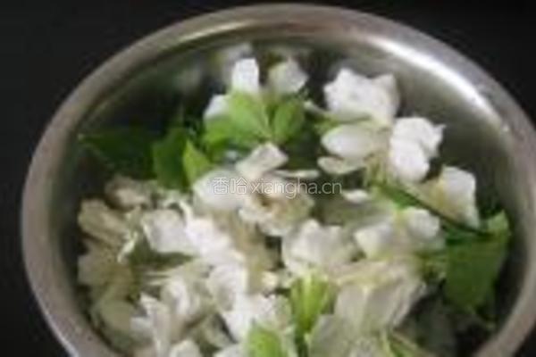 凉拌栀子花的做法图解1