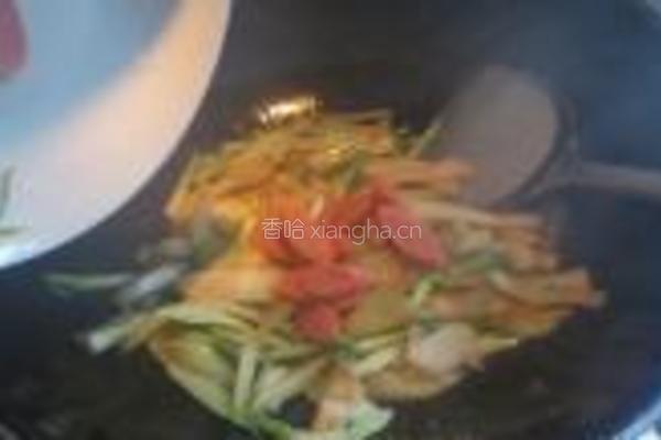 芥蓝炒香肠的做法图解3