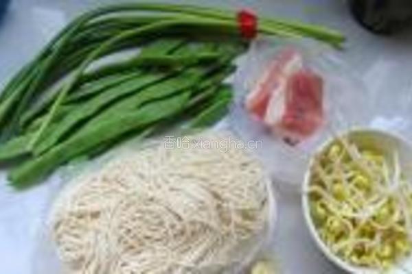 扁豆焖面的做法图解1