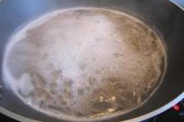双鱼丸荞麦面的做法图解1