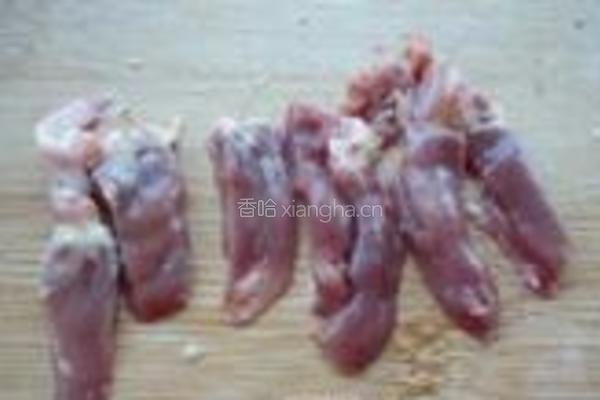 蒜苗炒鸡心的做法图解3