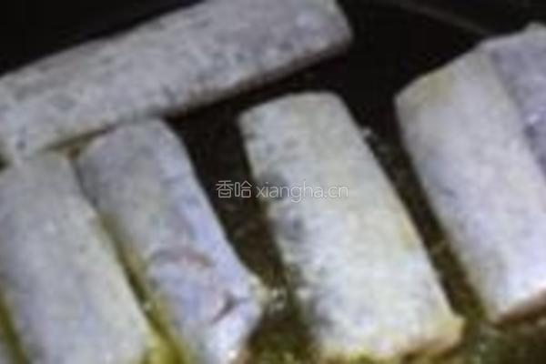 茼蒿炖带鱼的做法图解5