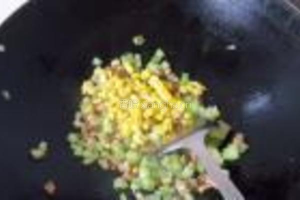 莴笋玉米炒肉丁的做法图解7