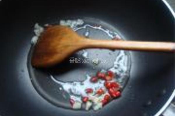 紫苏炒黄瓜的做法图解4