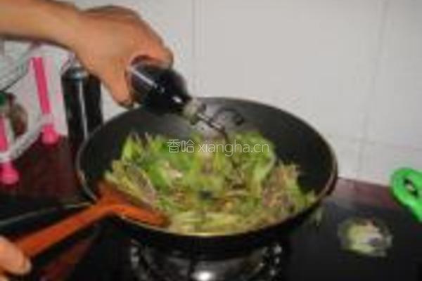 黑椒牛肉炒芹菜的做法图解10