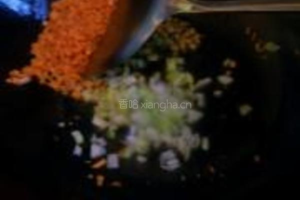 芹菜叶炒米饭的做法图解5