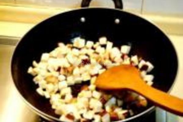 蘑菇豆干炸酱面的做法图解5