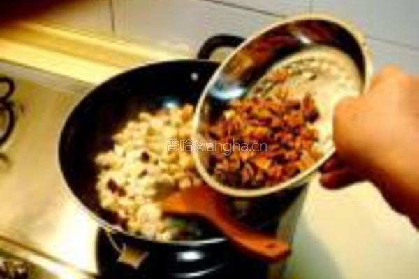 蘑菇豆干炸酱面的做法图解6